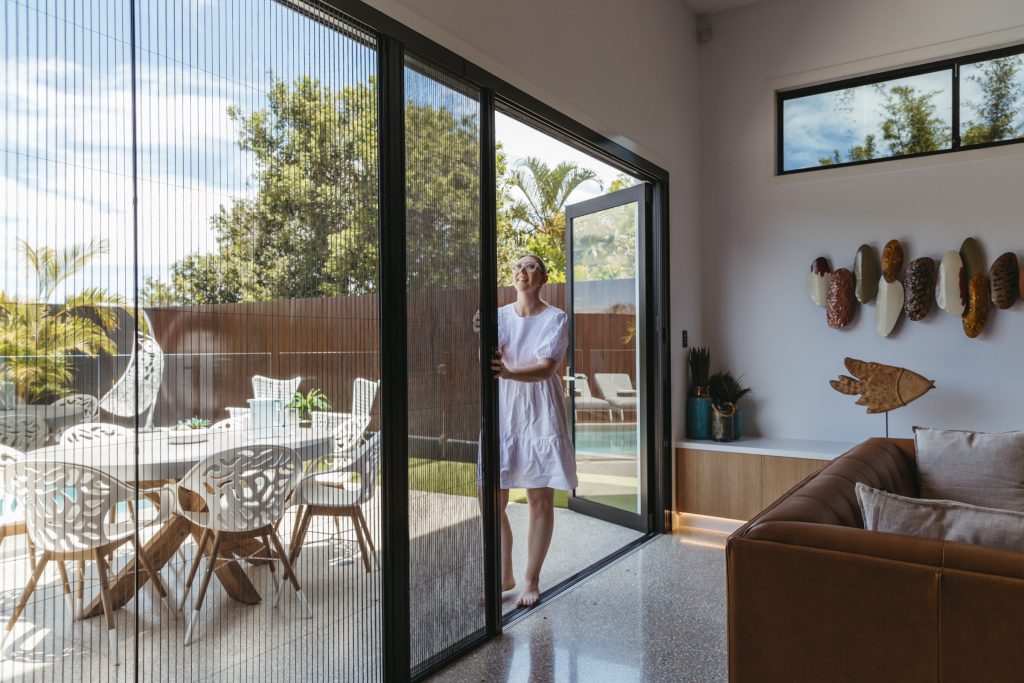 Retractable Fly Screen Doors Flyscreens for Windows & Door